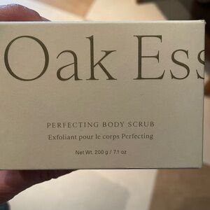 Oak Essentials  brand Perfecting Body Scrub